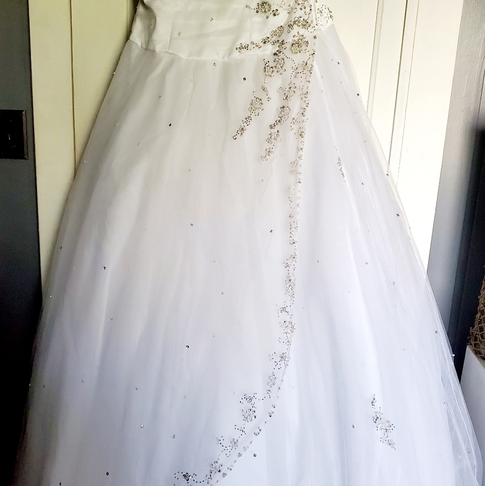 MAKE OFFER - Mori Lee Wedding Dress size 12